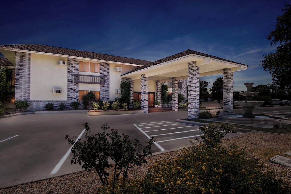 Red Roof Inn Ridgecrest - photo 51