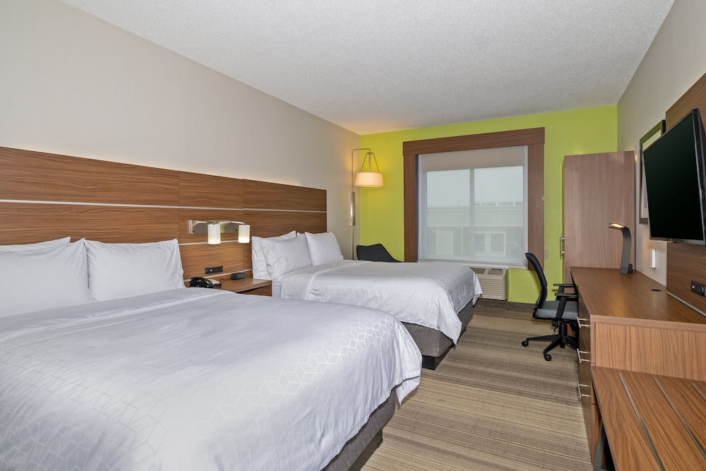 Holiday Inn Express Hotel & Suites Woodbridge by IHG - photo 13