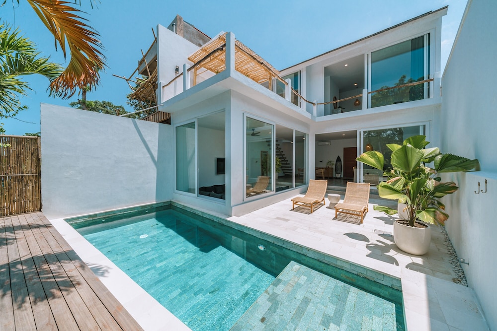 Villa Seseh Breeze Cozy & Romantic 1BR villa next to Seseh Beach — 4-Star Luxury Hotel in Canggu, Indonesia