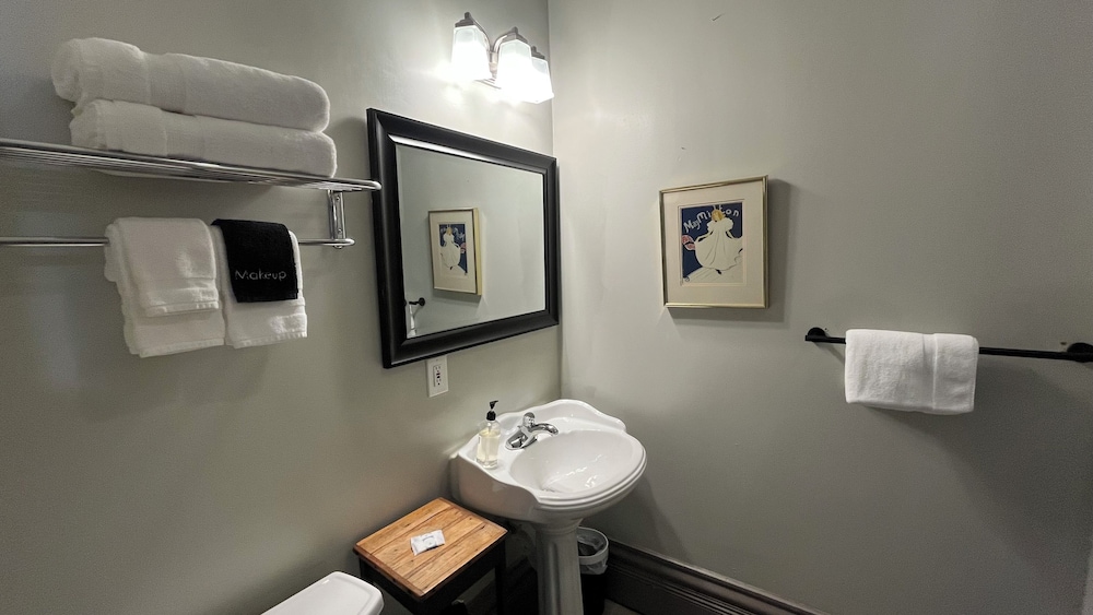 Stone Gables Inn - photo 21