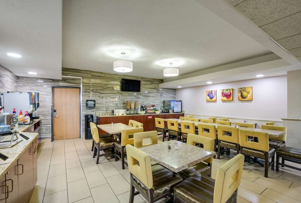 Best Western Waukesha Grand - photo 35