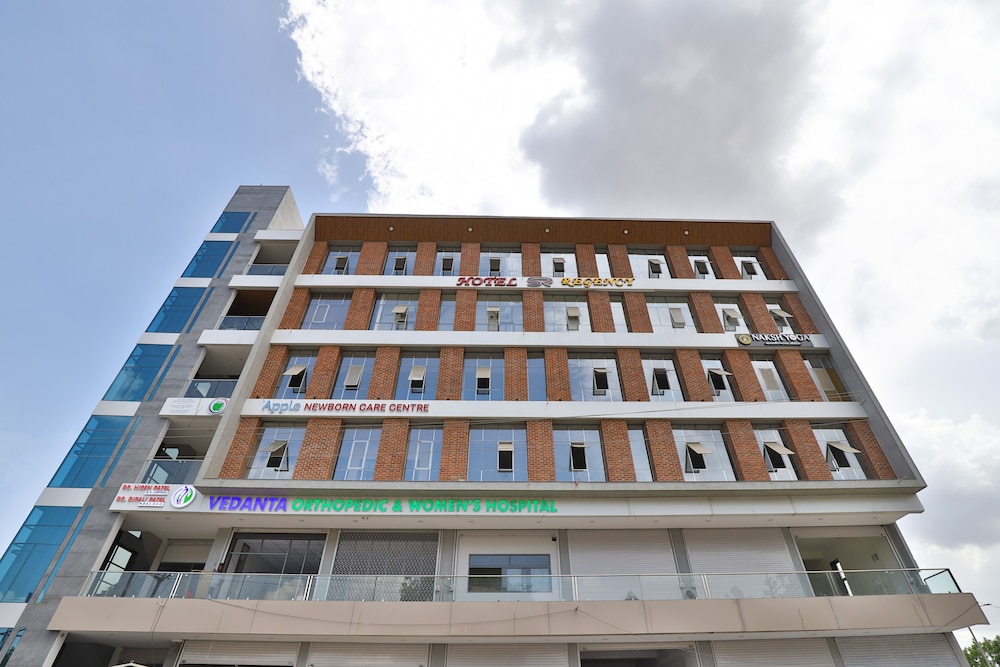 Hotel SR Regency in Anand, India