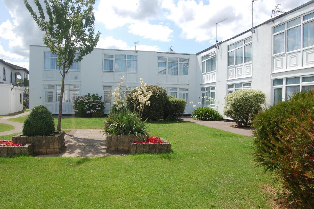 Dawlish Warren Welcome family holiday park South Devon Willow villa Welcome2Warren — 4-Star Luxury Hotel in Dawlish, United Kingdom