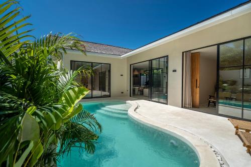 Dreamy 2BR pool villa steps from Gili Air beach — 4-Star Luxury Hotel in Gili Air, Indonesia