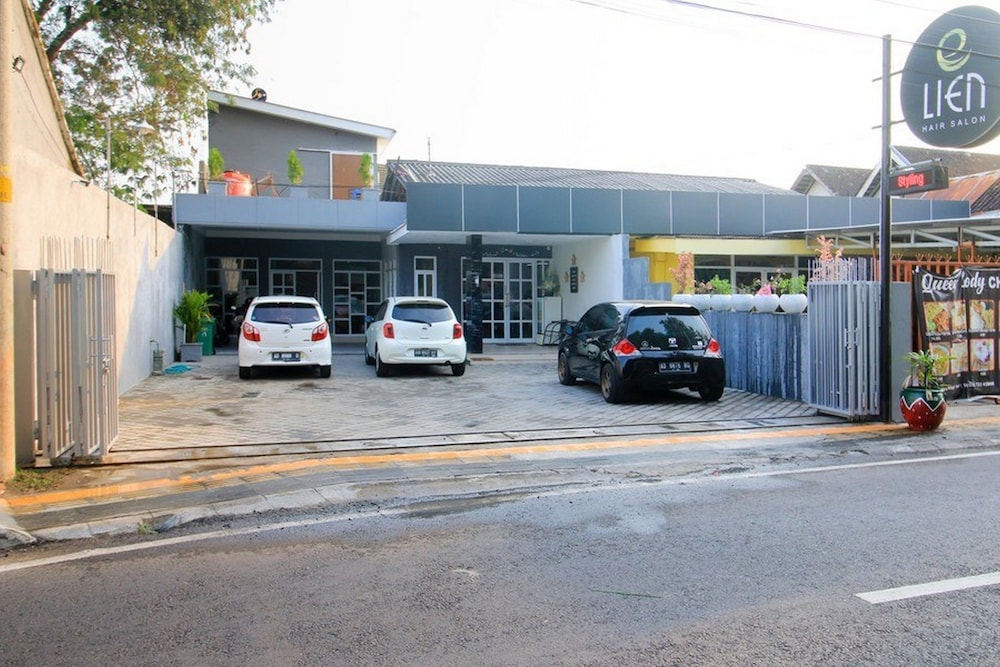 RedDoorz at Hotel Putra Perdana Klaten in Klaten, Indonesia