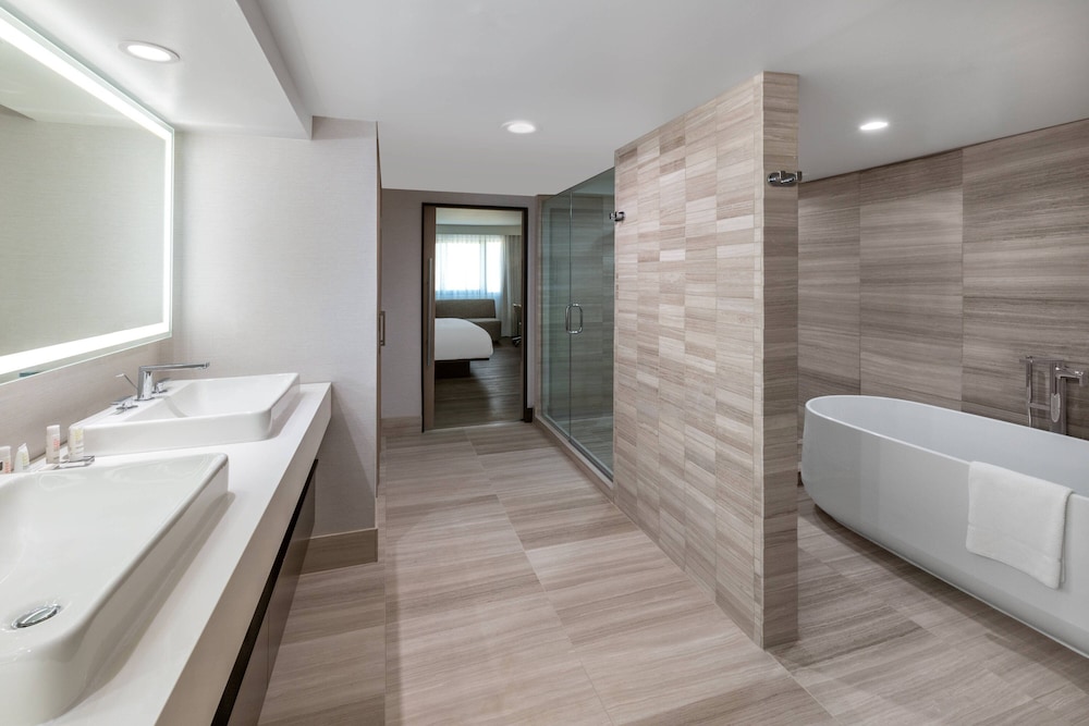 Marriott Madison West - photo 21