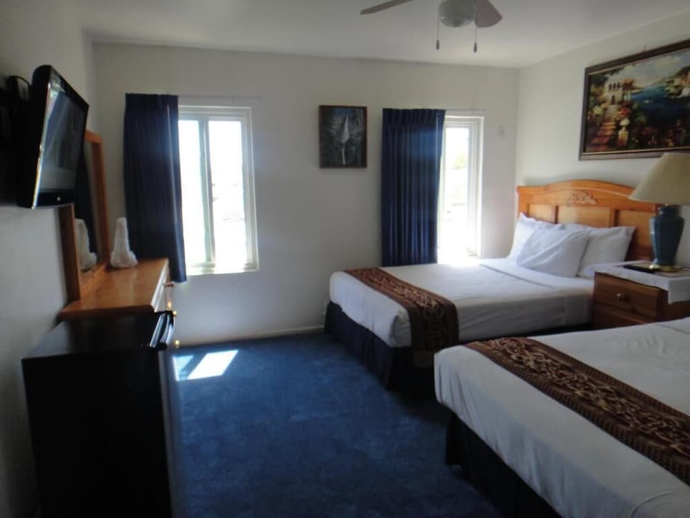 Rest Haven Motel - photo 13