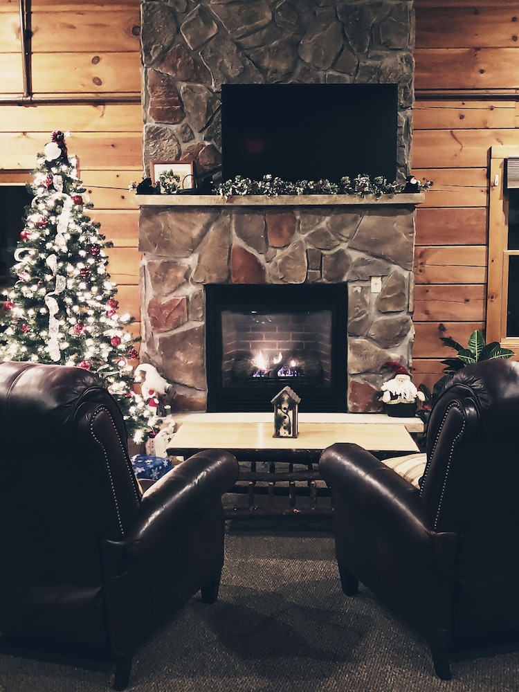 The Lodges at Sunset Village - photo 3