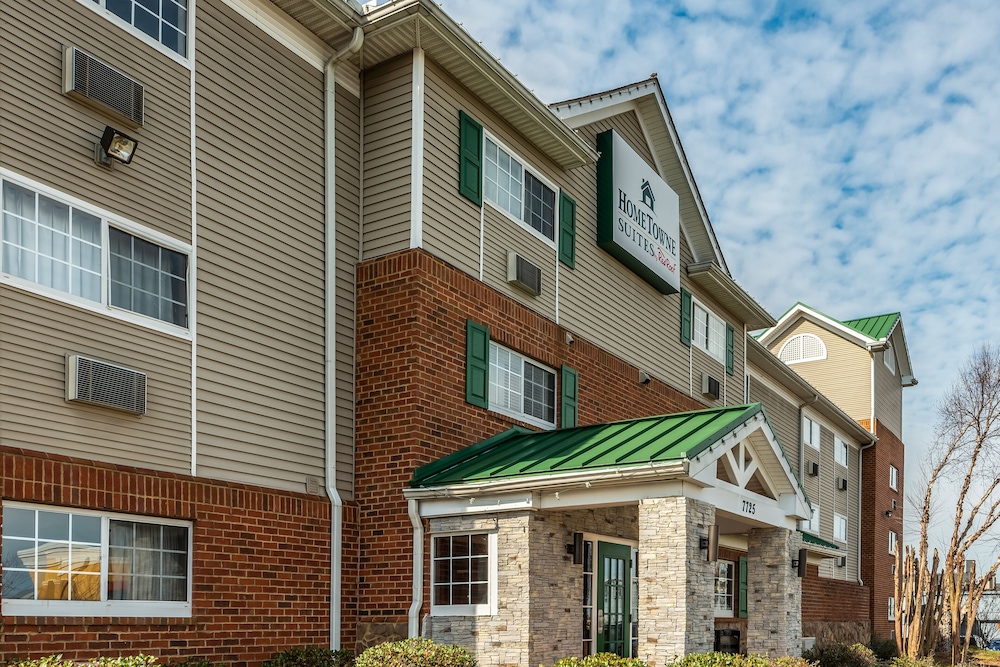 HomeTowne Studios & Suites by Red Roof Charlotte Concord - photo 33