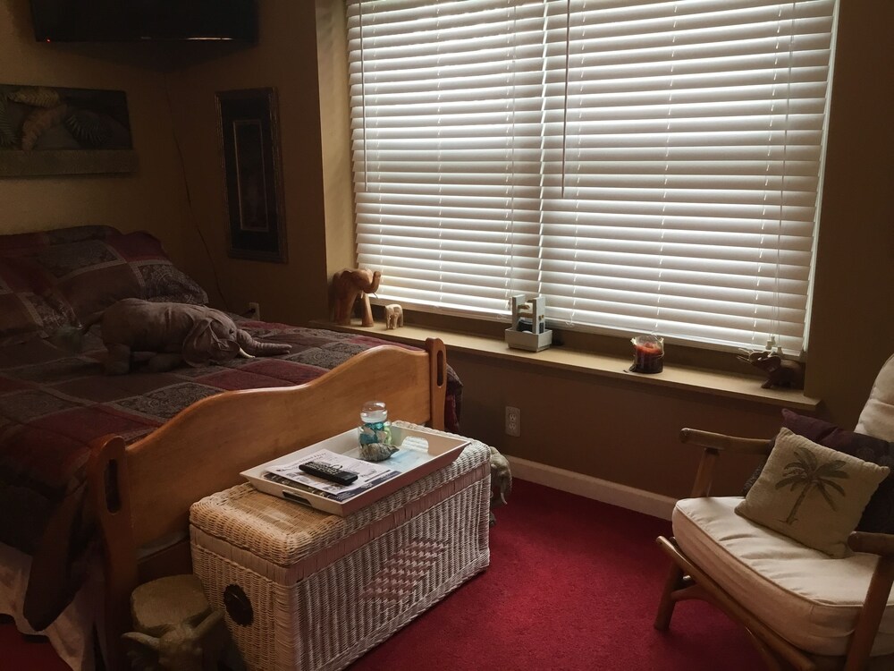 The Harsens Island Getaway Resort - photo 9