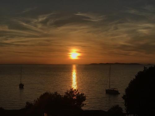 Drazena Buntin Apartments — 4-Star Luxury Hotel in Primosten, Croatia