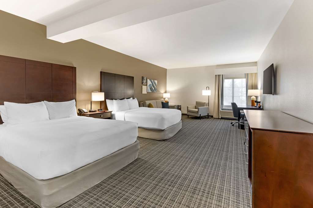 Comfort Inn & Suites Verona at Turning Stone Resort Casino - photo 15