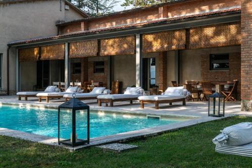 La Scuola Luxueuse villa avec piscine privée — 4-Star Luxury Hotel in San Casciano Dei Bagni, Italy