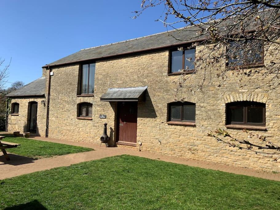 Spacious Cotswolds Barn 4 Bedrooms Perfect For Families — Lechlade