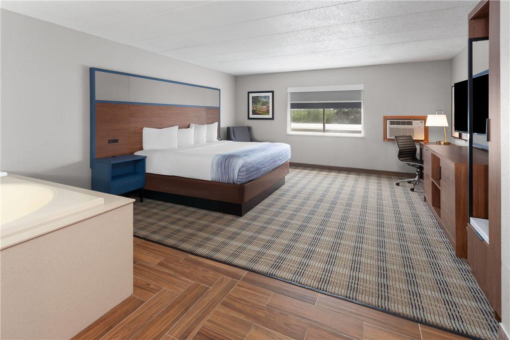 AmericInn & Suites By Wyndham Baraboo Event Center - photo 19