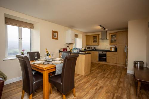 Swallow View A Spacious Base with stunning views — 4-Star Luxury Hotel in Matlock, United Kingdom