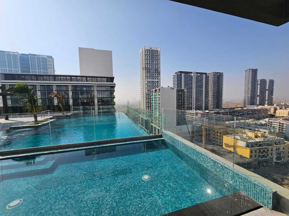 Luxury Studio in Jumeirah Village Circles — 4-Star Luxury Hotel in Dubai, United Arab Emirates