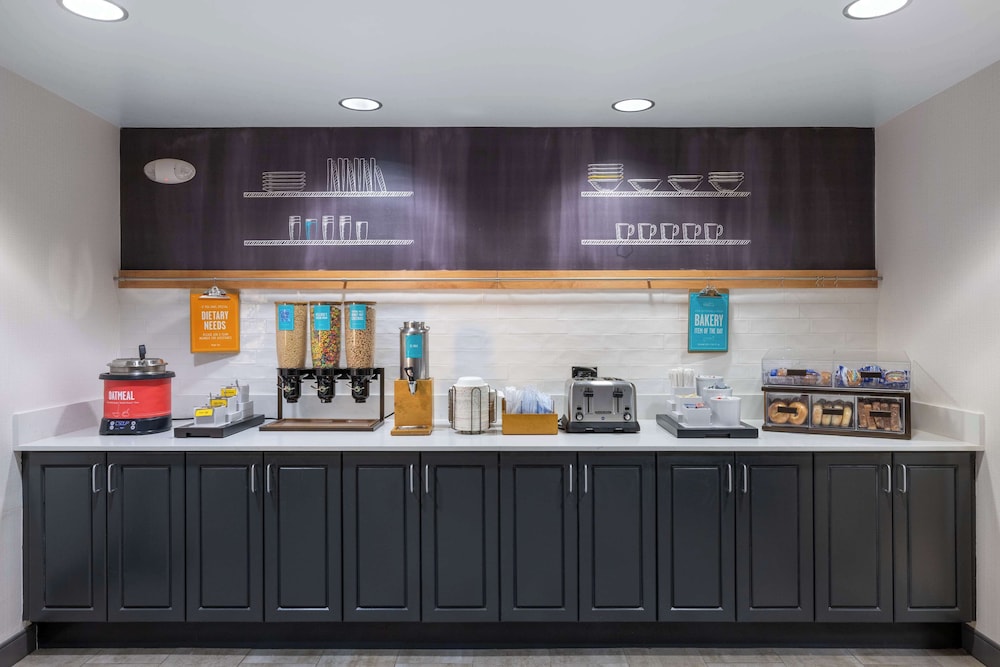 Hampton Inn & Suites Casper - photo 35