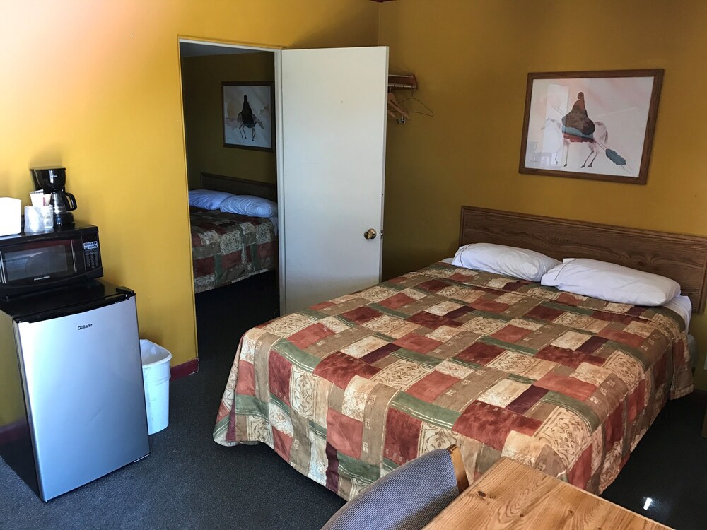 Western Inn Roswell - photo 4