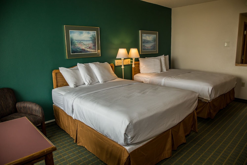 Baymont by Wyndham Fargo - photo 7