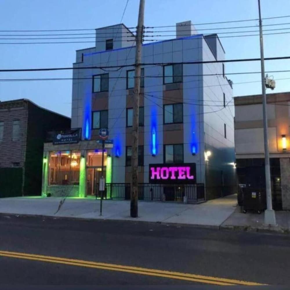 Umbrella Hotel Brooklyn - photo 2