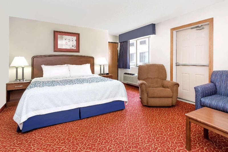 Days Inn by Wyndham Sidney NE - photo 13