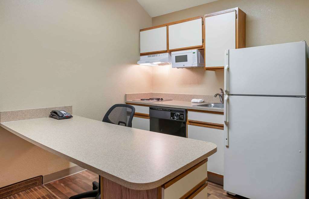 Extended Stay America Suites Indianapolis West 86th St - photo 23