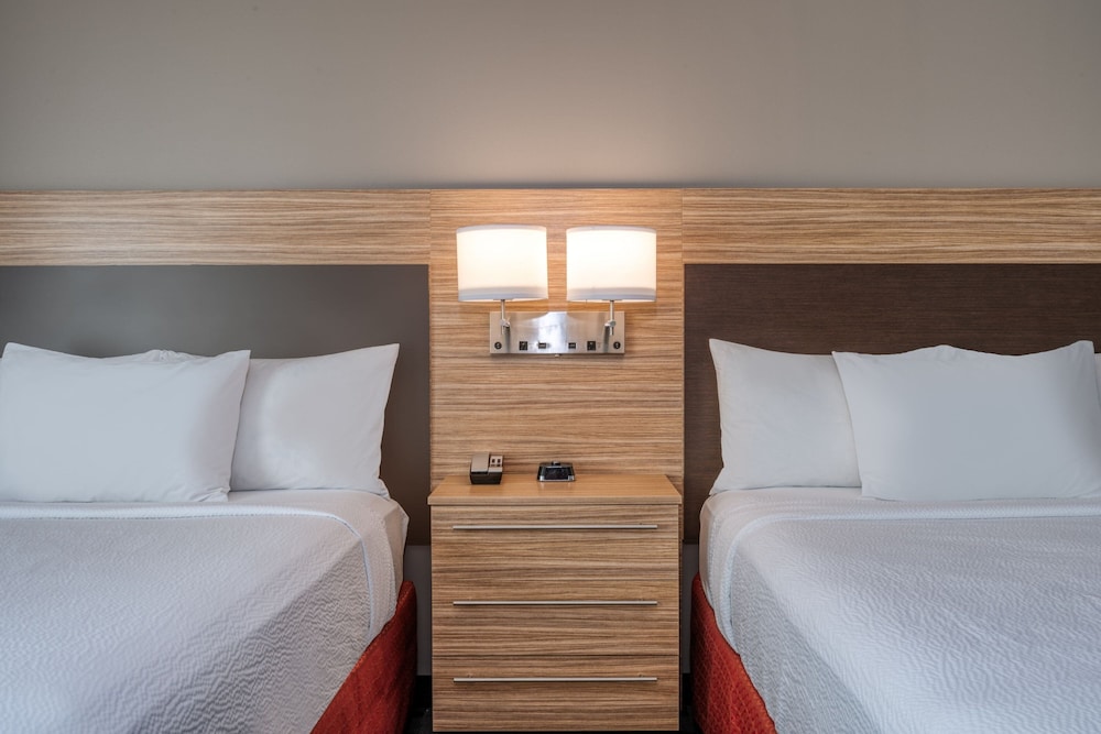 TownePlace Suites by Marriott Indianapolis Airport - photo 10