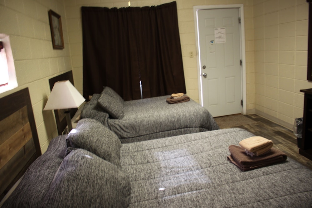 Dighton Inn - photo 16