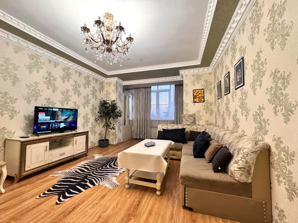 Dvukhkomnatny Lyuks V Tsentre S Vidom Na Elbrus I Beshtau Flat in Yessentuki, Russia