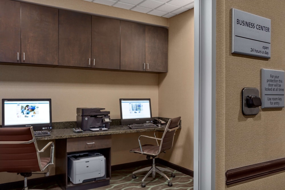 Hampton Inn & Suites Parkersburg Downtown - photo 34