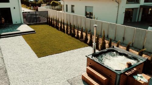 Raj nad jeziorem With Sauna Jacuzzi — Lubniewice — photo 4