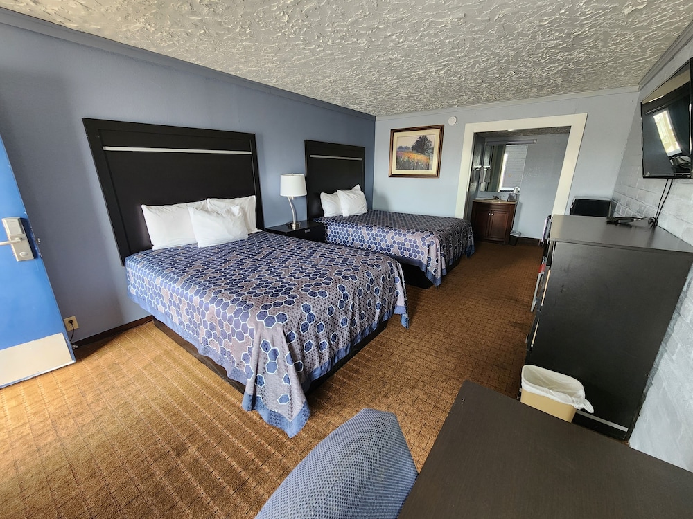 Carthage Inn — Carthage — photo 4