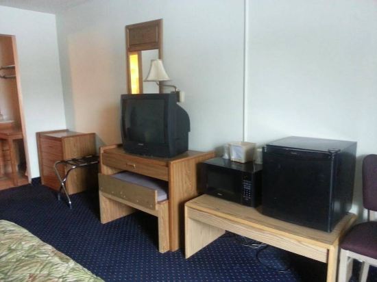 America's Best Inn Clarksville Louisville - photo 7