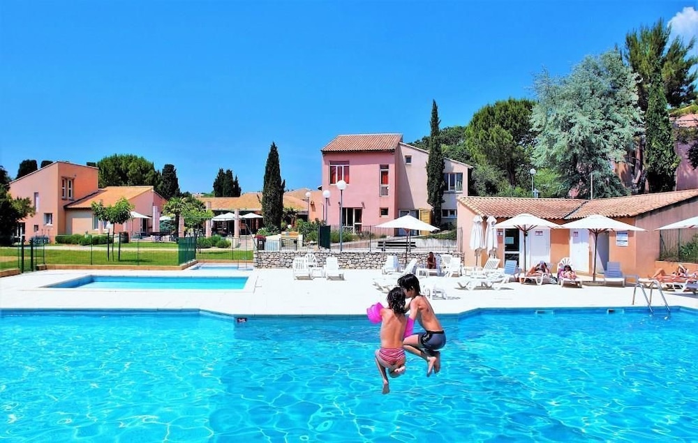 Village Vacances Vaison la Romaine — hotel in Vaison-La-Romaine