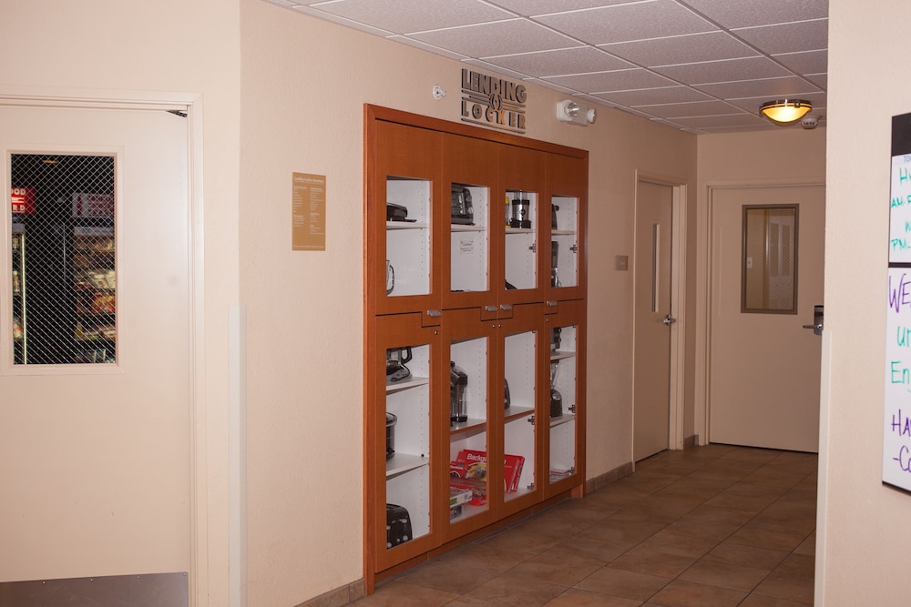 Candlewood Suites Logan by IHG - photo 17