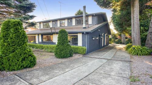 Atalanta Wentworth Falls in Wentworth Falls, Australia