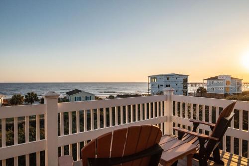 Cox Landing by Oak Island Accommodations - photo 25