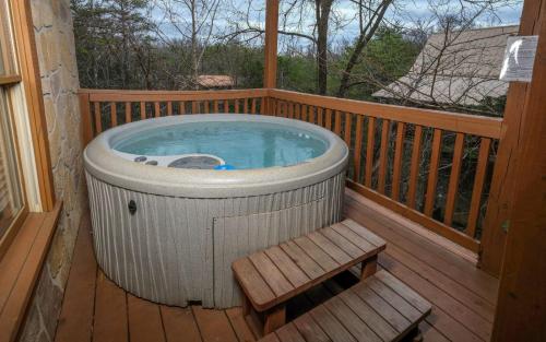 Logged Inn — Pigeon Forge — photo 2