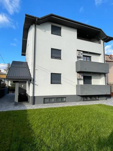 Apartmani Daisy — 4-Star Luxury Hotel in Velika Gorica, Croatia