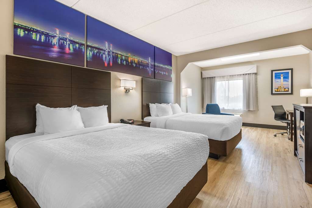Clarion Pointe Louisville East - photo 26