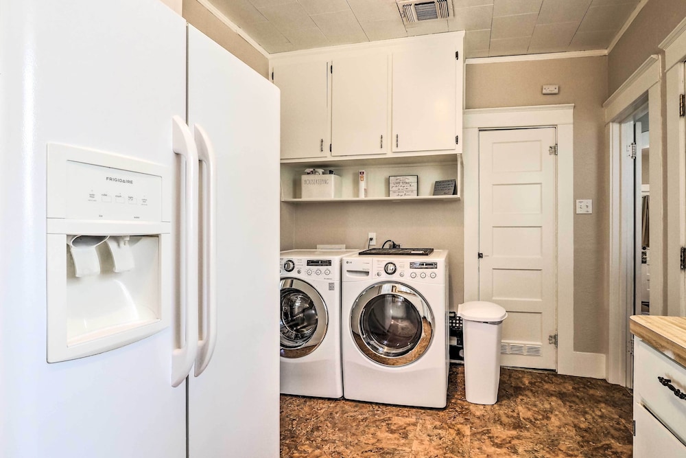 Georgetown Vacation Rental Close to Town Square - photo 24