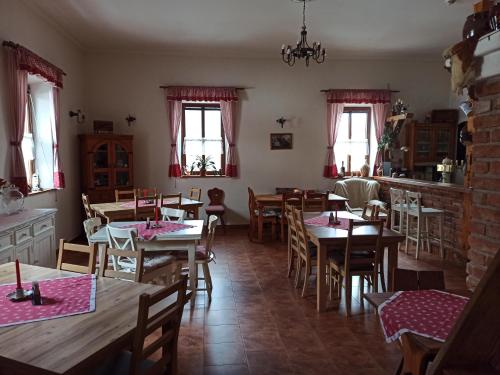 Hospůdka Na Trucovně — hotel in Sazava