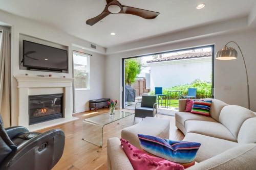 Rooftop Patio Hot Tub AC Beach & Bay Views — 4-Star Luxury Hotel in San Diego, United States