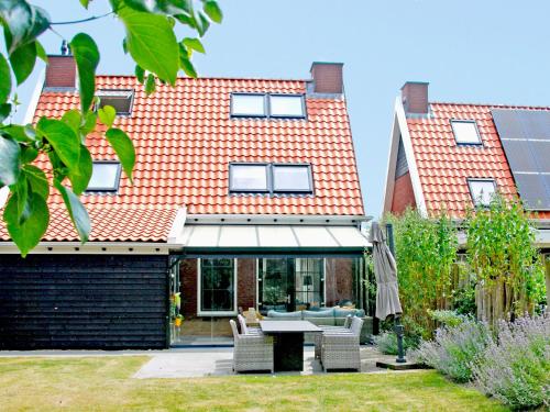 Holiday Home Ganuenta 1 by Interhome — 4-Star Luxury Hotel in Colijnsplaat, Netherlands
