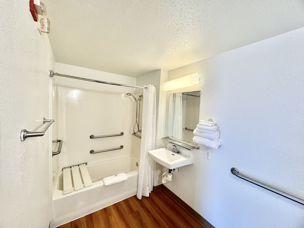 Studio 6 Suites Bellflower Ca Los Angeles - photo 11