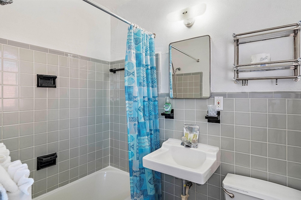 Malibu Resort Motel - photo 27