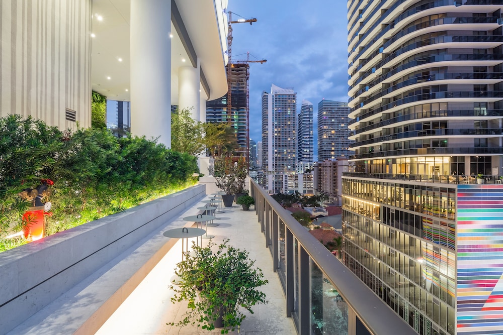 Suites at SLS Lux Brickell managed by CE - photo 30