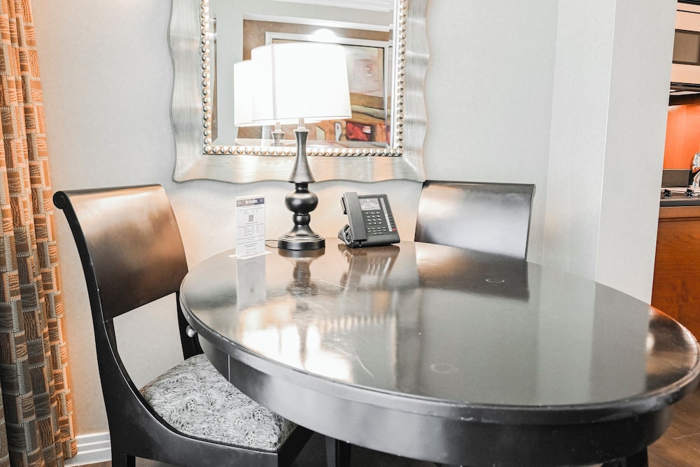 StripViewSuites at Signature - photo 55