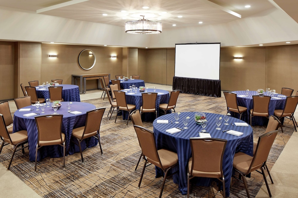 Hilton Garden Inn San Diego Mission Valley Stadium - photo 35